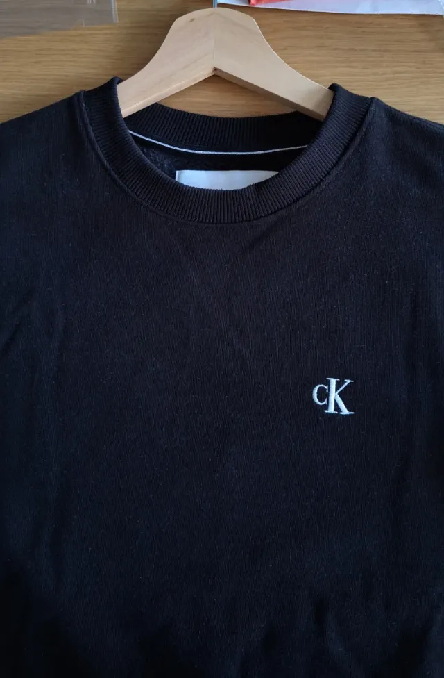 Sudadera Calvin Klein ESSENTIAL Negra