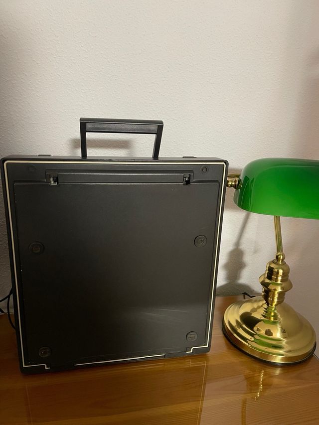 Máquina de escribir Olivetti Lettera 42