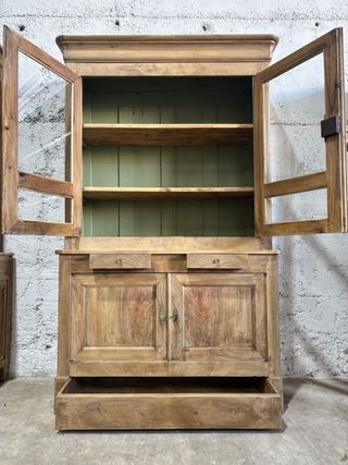 Vitrina francesa de nogal