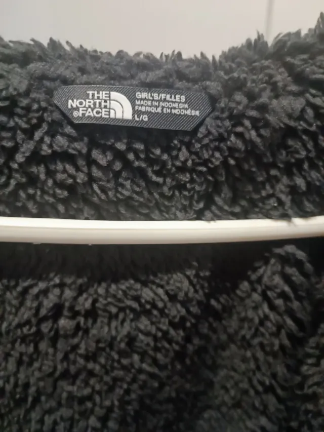 Chaqueta The

 North Face Plumas Rosa y Negra 