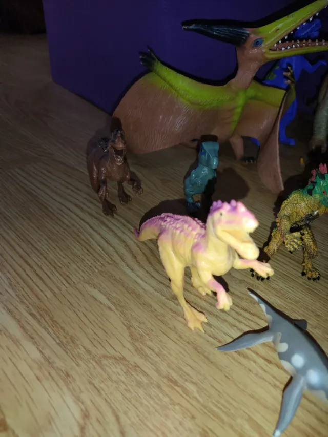 Lote de dinosaurios de juguete