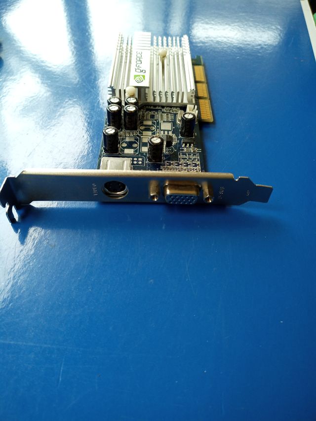 Tarjeta Gráfica AGP NVIDIA GeForce NV MX 4000 