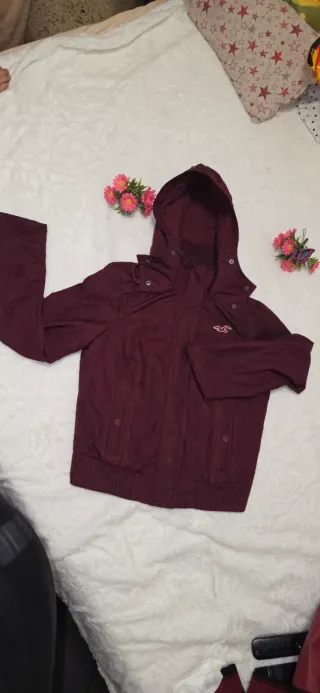 Chaqueta Hollister con capucha