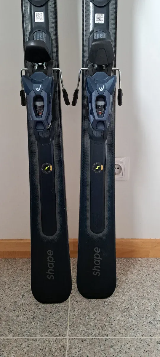 Esquís Head Shape V10