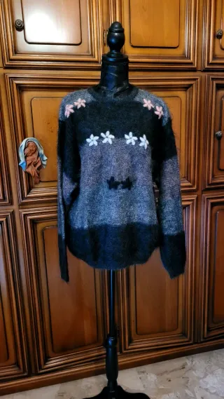 Maglione in lana con fiori taglia 46/48