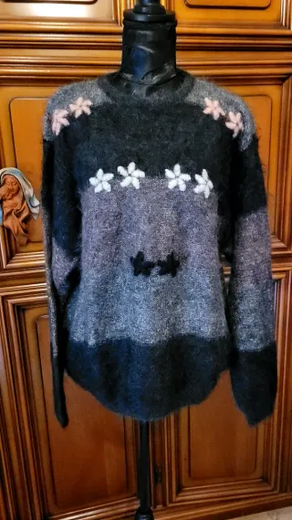 Maglione in lana con fiori taglia 46/48