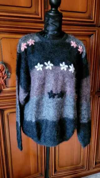 Maglione in lana con fiori taglia 46/48