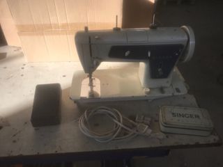 Maquina de coser singer
