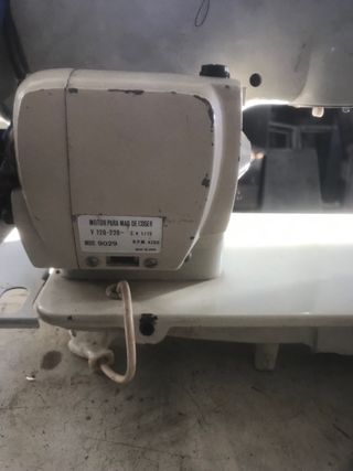 Maquina de coser singer