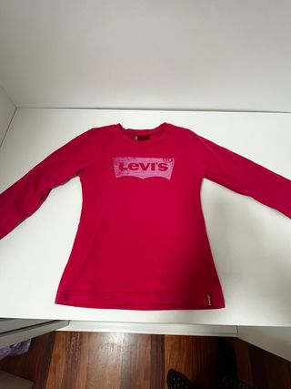 Camiseta Levi's manga larga rosa fucsia. 6 años.