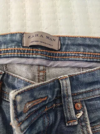 Pantalón vaquero Zara rotos