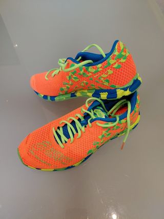 Zapatillas ASICS Naranja y Verde Talla 38,5