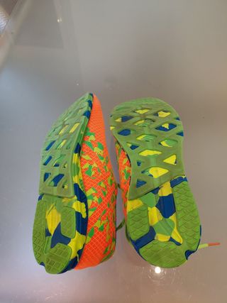 Zapatillas ASICS Naranja y Verde Talla 38,5