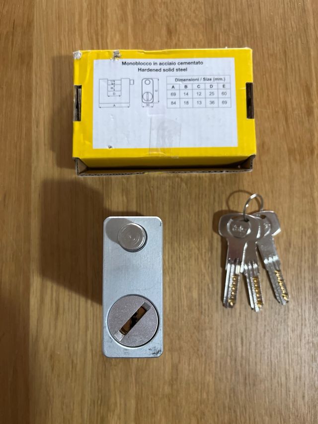 Lucchetto Yale Monoblocco Acciaio Cementato