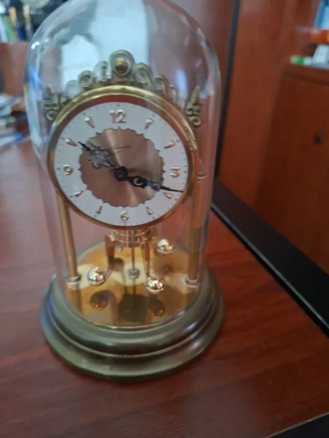 Reloj de cuerda de sobremesa