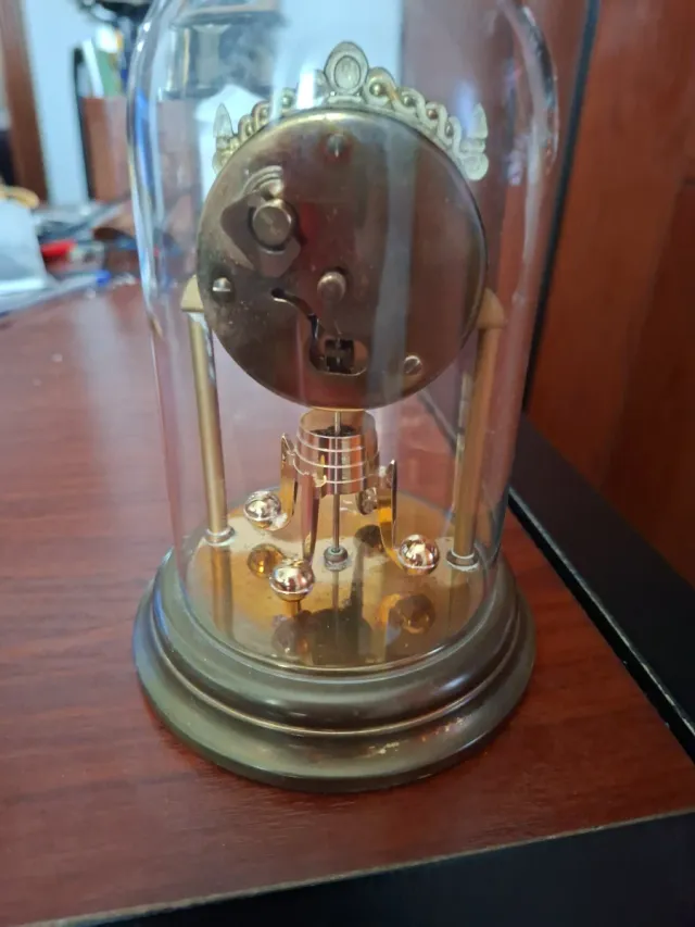 Reloj de cuerda de sobremesa