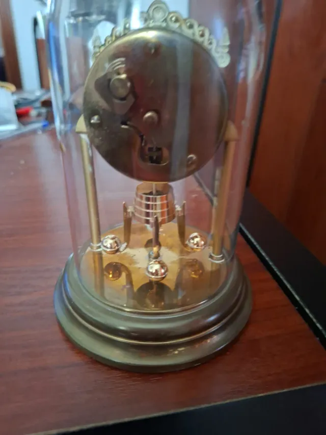 Reloj de cuerda de sobremesa