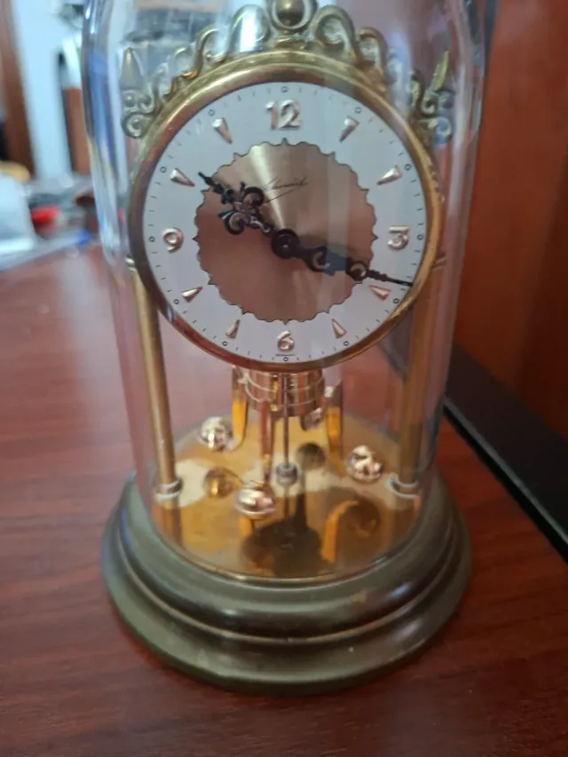 Reloj de cuerda de sobremesa