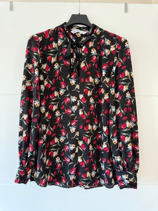Camisa Zara flores negra