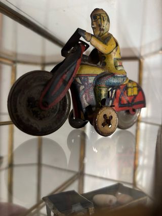 Giocattoli antichi in latta