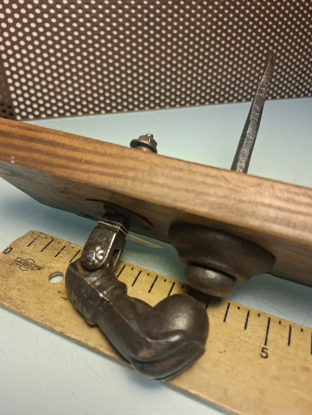 Llamador de puerta antiguo mano