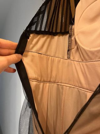 Vestido tul negro y beige invitada