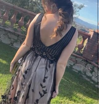 Vestido tul negro y beige invitada