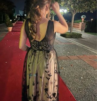 Vestido tul negro y beige invitada