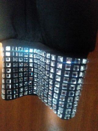 Pantalones negros con pedrería plateada