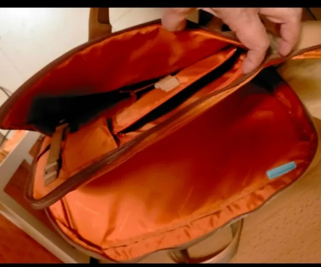 Maletín de cuero marrón