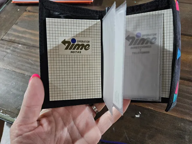 Cartera con libreta, tarjetero y para telefonos