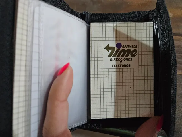 Cartera con libreta, tarjetero y para telefonos