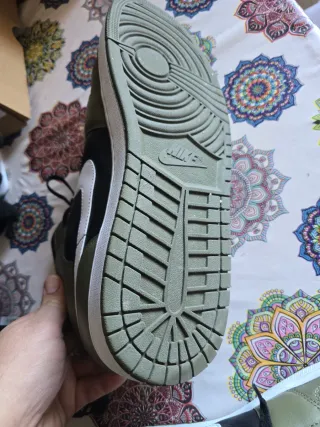 Zapatillas Nike Jordan Mid talla 50, negociable