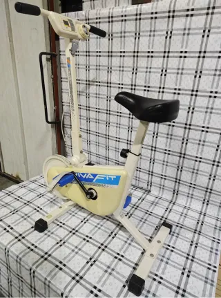 Bicicleta Estática VivaFit BH