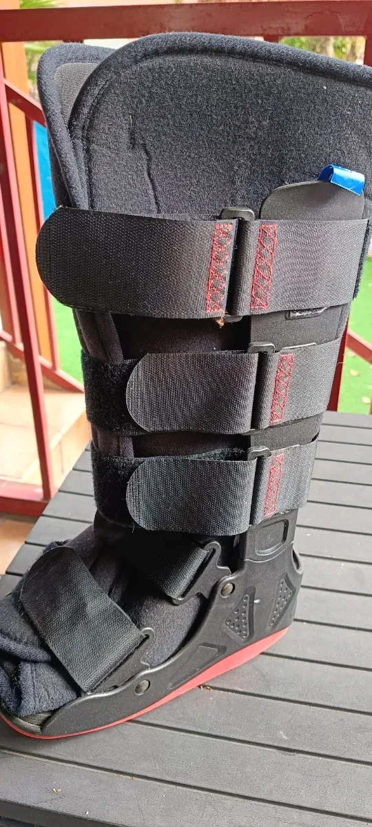 Bota Ortopédica Walter Negra y Roja