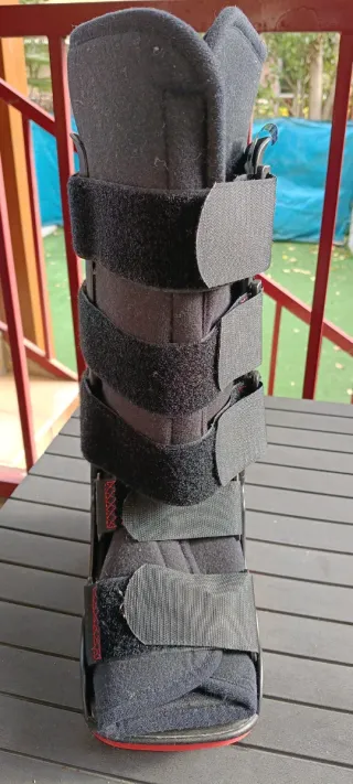 Bota Ortopédica Walter Negra y Roja