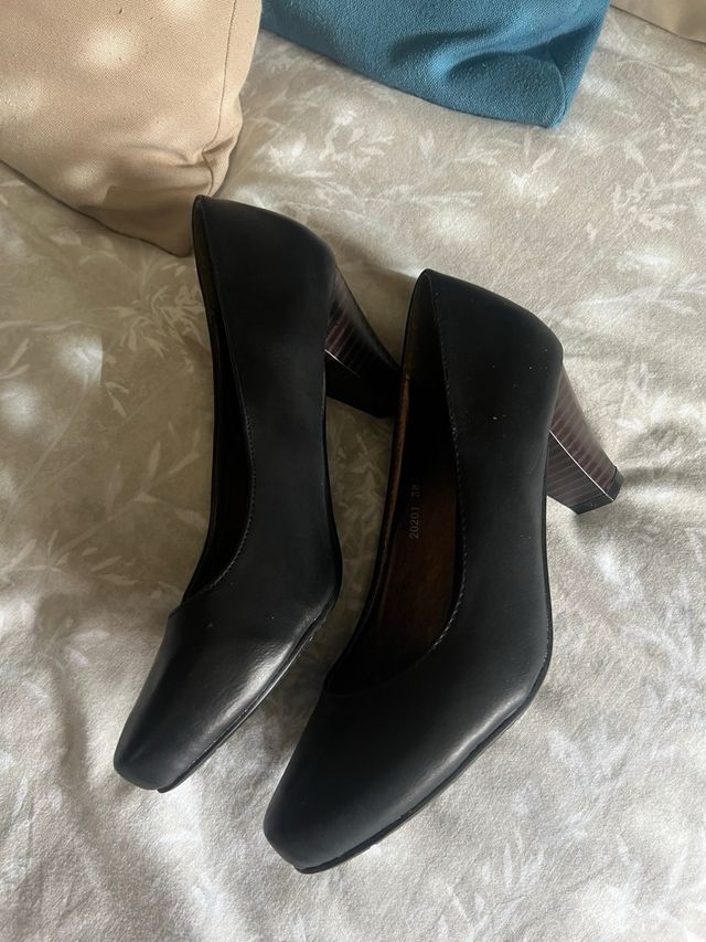 Tacones negros Raquel Perez