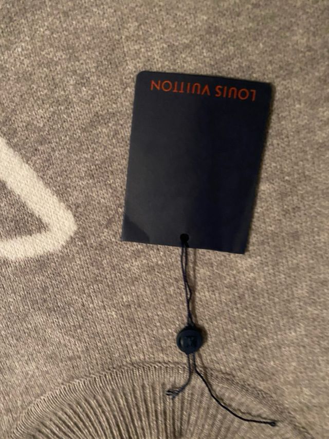 Camiseta Louis Vuitton cinza tamanho único