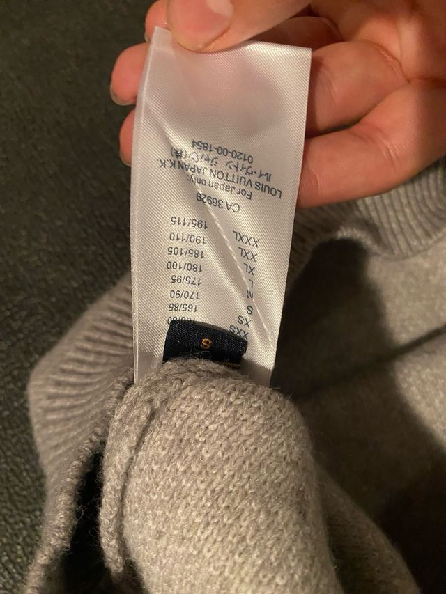 Camiseta Louis Vuitton cinza tamanho único