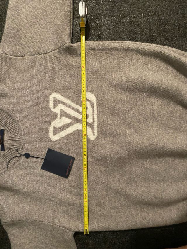 Camiseta Louis Vuitton cinza tamanho único