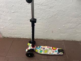 Patinete infantil con ruedas