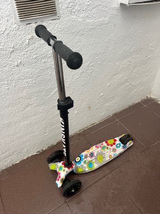 Patinete infantil con ruedas