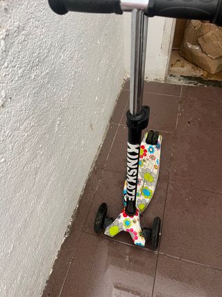 Patinete infantil con ruedas