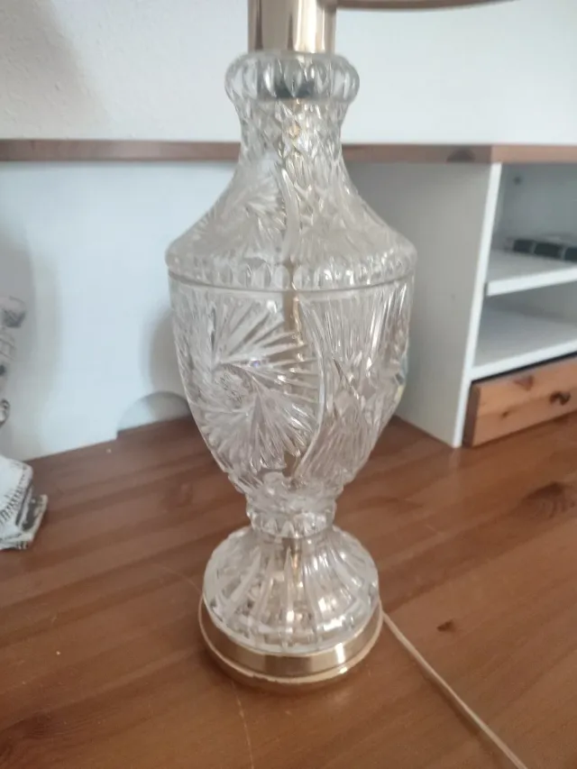 Lâmpada de cristal da Boêmia e metal dourado