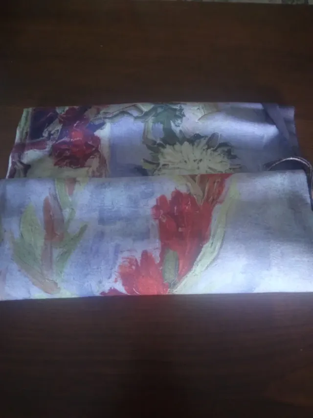 Sciarpa fantasia lilla e rossa