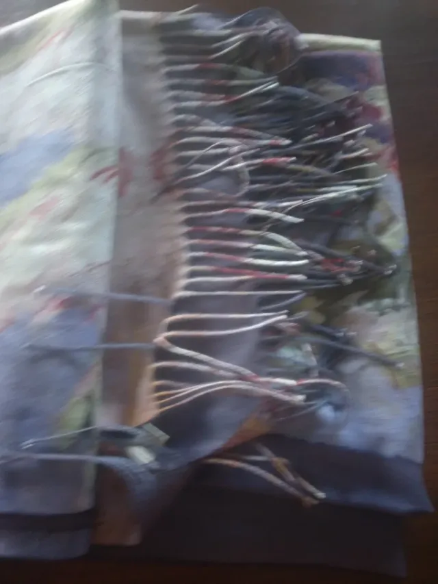 Sciarpa fantasia lilla e rossa