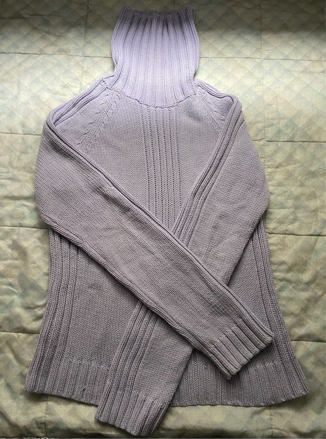 Jersey cuello alto morado