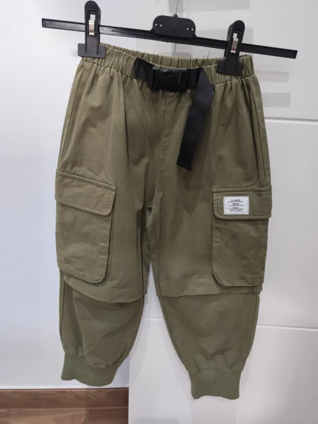 Pantalones cargo verde militar con cinturón.talla6