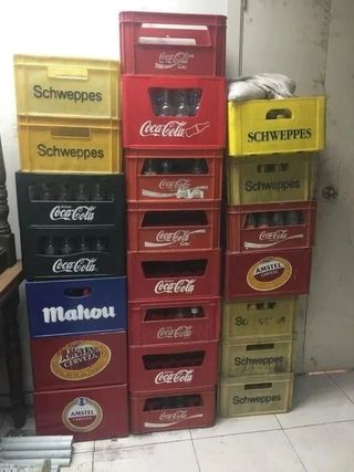 6 SCATOLE DI BOTTIGLIE SCHWEPPES E 1 DI BIRRA AMSTEL