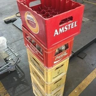 6 SCATOLE DI BOTTIGLIE SCHWEPPES E 1 DI BIRRA AMSTEL